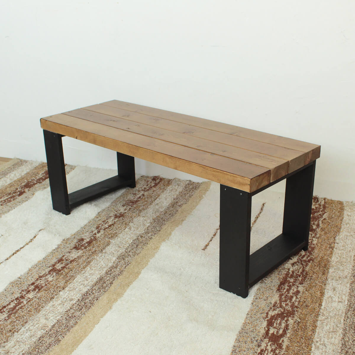 定番木材で作るベーシックなローテーブル