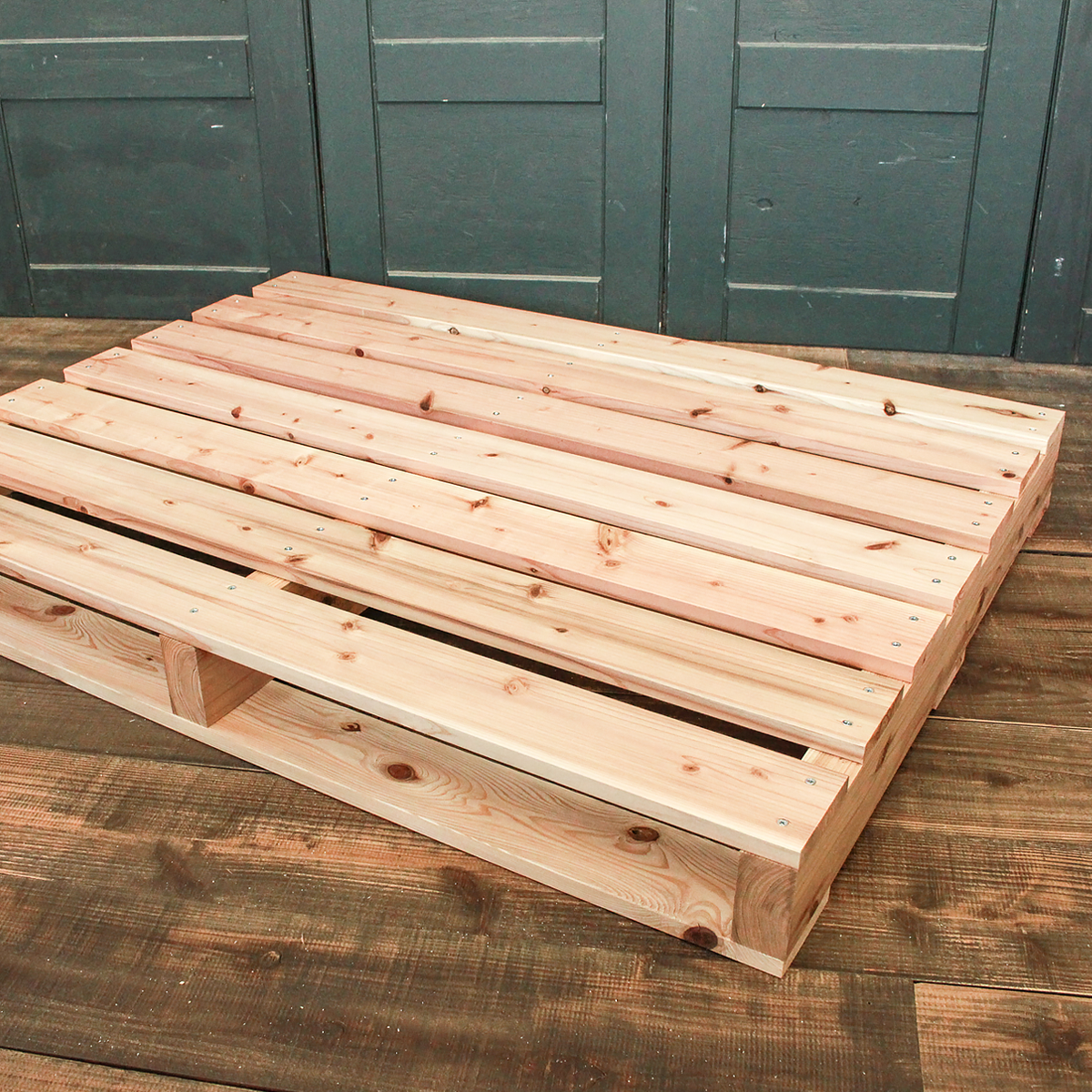 自分サイズにセミオーダー パレットベッド Diy Factory