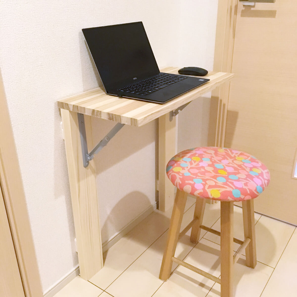 折りたたみテーブルが便利！テレワーク対応 賃貸向け簡単DIY | DIYFACTORY